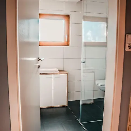 Arneitz فاك ام سي